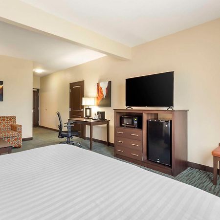 Best Western Plus Longhorn Inn & Suites Luling Luaran gambar
