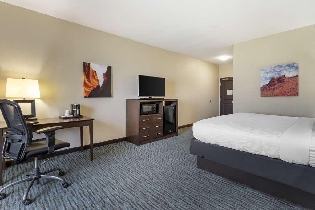Best Western Plus Longhorn Inn & Suites Luling Bilik gambar