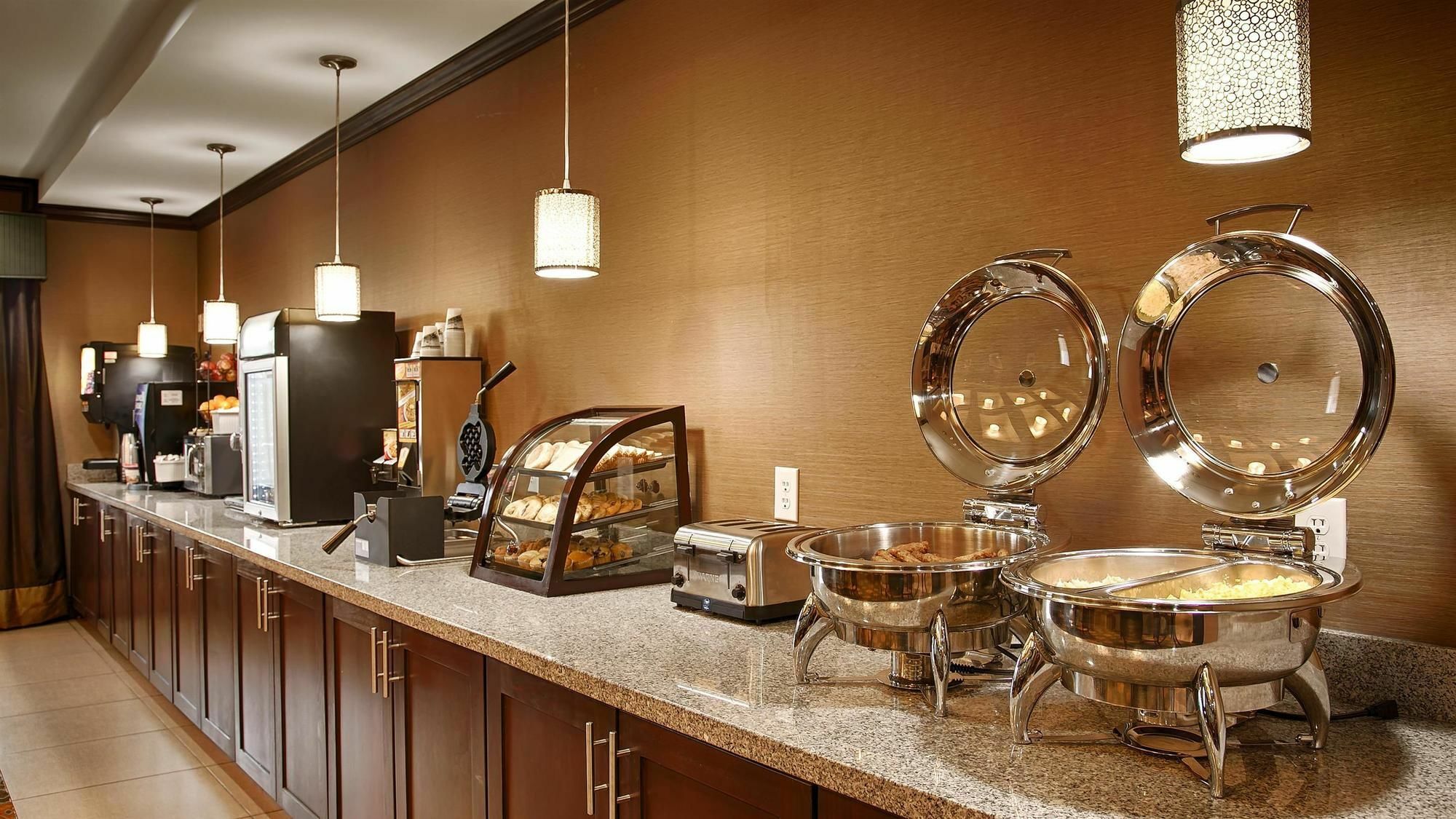 Best Western Plus Longhorn Inn & Suites Luling Luaran gambar